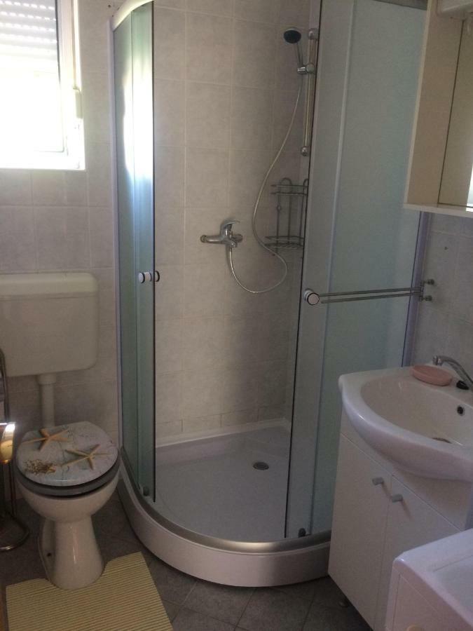 Obiteljski Apartman Filip U Blizini Plaze Za Djecu Palit Extérieur photo