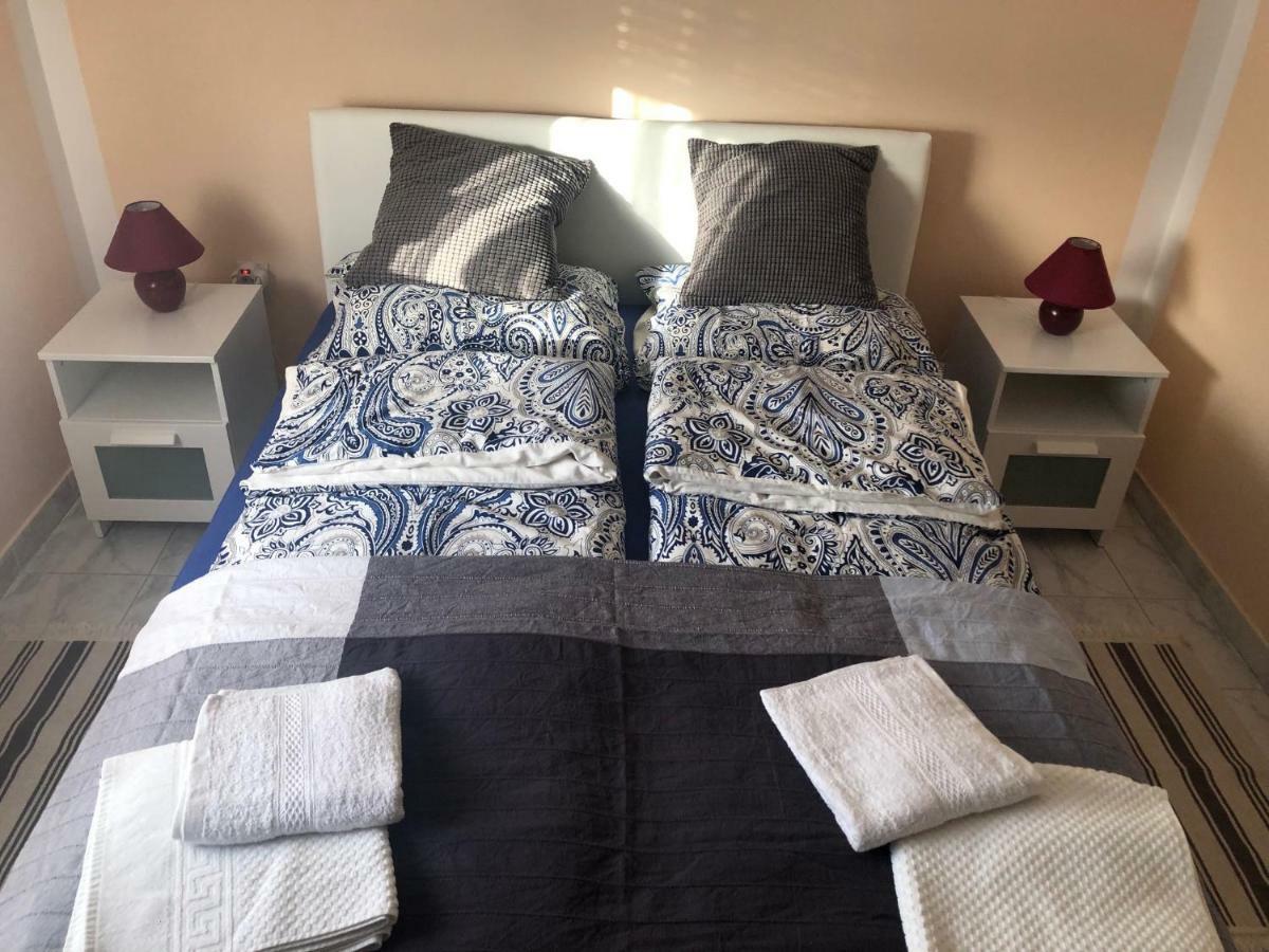 Obiteljski Apartman Filip U Blizini Plaze Za Djecu Palit Extérieur photo